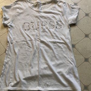 NWOT Guess shirt size medium